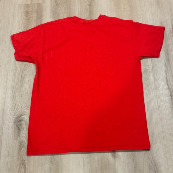 Men’s size Large Red Graphic Tshirt Featuring the band Hootie and the Blowfish - Picture 2 of 8